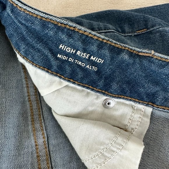 Jean Shorts - Universal Thread High Rise Midi - Picture 4 of 4